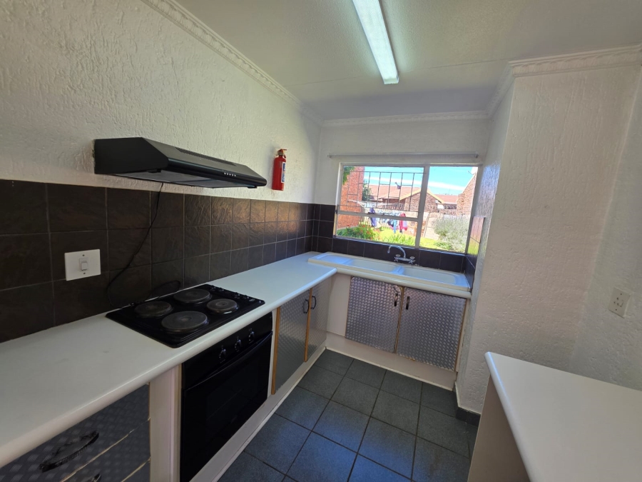 To Let 2 Bedroom Property for Rent in Pellissier Free State